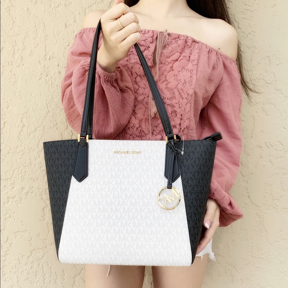 Gaby’sBags👜💕-NWT Michael Kors Tote Signature MK - Picture 4 of 8